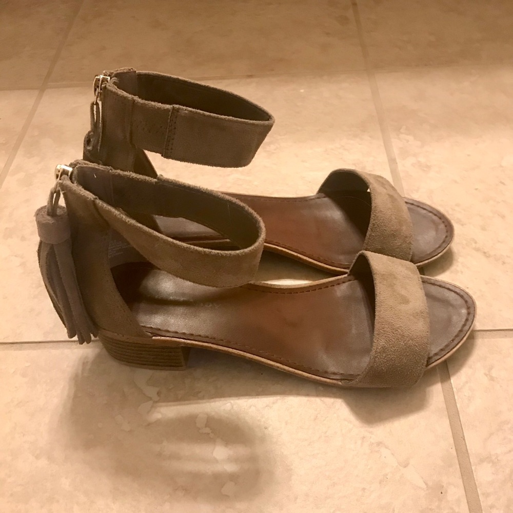 Tan Heels with Tassel Zipper